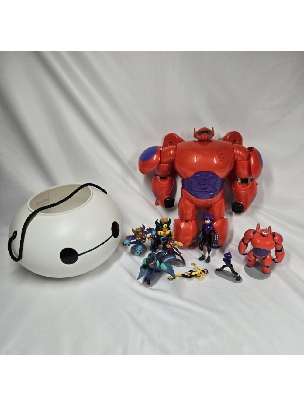 Big Hero 6 Disney Bandai DX Flying Action Baymax 2.0 Figure With Hiro
